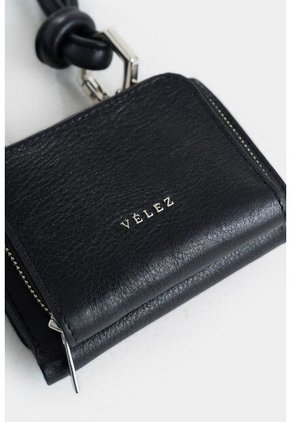 Billetera Alba De Cuero Para Mujer Cargadera Anudada Billetera Alba De Cuero Para Mujer Cargadera Anudada Negro Vélez