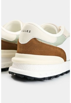 Tenis De Cuero Gamuzado Y Textil Para Hombre Spectra 2 Tenis De Cuero Gamuzado Y Textil Para Hombre Spectra 2 Arena 45 VÉLEZ