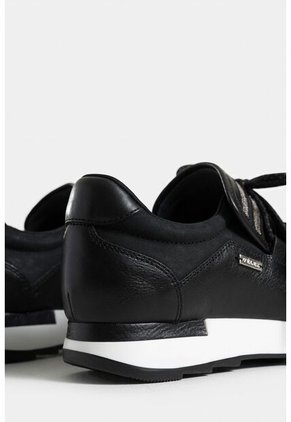 Zapatos Cordón Napoles 2.0 De Cuero Para Mujer Punteras En Contraste Zapatos Cordón Napoles 2.0 De Cuero Para Mujer Punteras En Contraste Negro 34 VÉLEZ