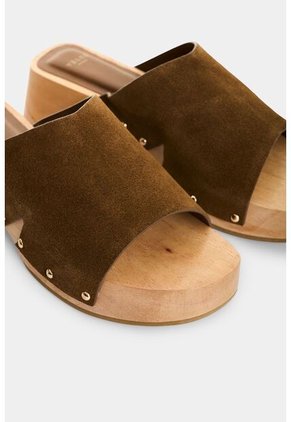 Sandalia Plataforma En Carnaza Para Mujer Xinca Sandalia Plataforma En Carnaza Para Mujer Xinca Tabaco 38 VÉLEZ