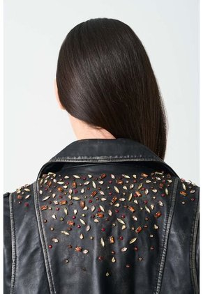 Chaqueta Biker De Cuero Para Mujer Cristales Chaqueta Biker De Cuero Para Mujer Cristales Negro Perlado S VÉLEZ