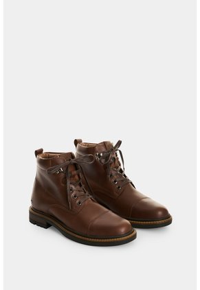 Botas Carioca 2.0 En Cuero Para Hombre Estilo Outdoor Botas Carioca 2.0 En Cuero Para Hombre Estilo Outdoor Miel 42 VÉLEZ