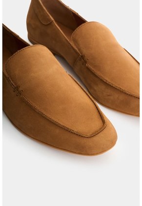 Mocasín De Cuero Para Mujer Ica Mocasín De Cuero Para Mujer Ica Miel 40 VÉLEZ