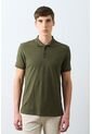 Polo Para Hombre Semi Fit Detalle Jacquard Polo Para Hombre Semi Fit Detalle Jacquard Verde Oliva XL VÉLEZ de Vélez