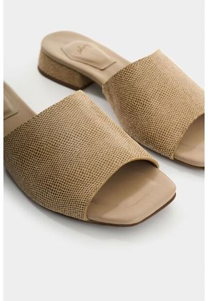 Sandalia Plana De Cuero Gamuzado Y Folia Para Mujer Coralia Sandalia Plana De Cuero Gamuzado Y Folia Para Mujer Coralia Arena 39 VÉLEZ