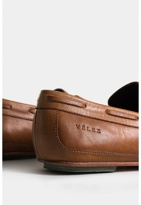 Mocasines Atacama De Cuero Para Hombre Capellada Con Acabado Tamponado Manual Mocasines Atacama De Cuero Para Hombre Capellada Con Acabado Tamponado Manual Miel 43 VÉLEZ