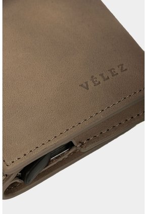 Porta Documentos De Cuero Tecnológico Porta Documentos De Cuero Tecnológico Gris VÉLEZ