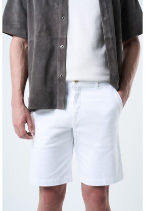 Bermuda Acacia En Drill Para Hombre Silueta Amplia Bermuda Acacia En Drill Para Hombre Silueta Amplia Blanco 38 VÉLEZ