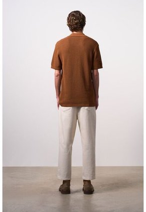 Polo Manga Corta Tejida Para Hombre Dunas Polo Manga Corta Tejida Para Hombre Dunas Miel M VÉLEZ