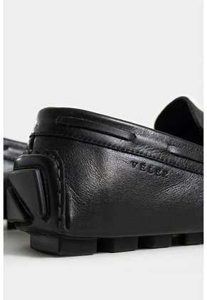 Mocasines Oporto De Cuero Para Hombre Efecto Tamponado Mocasines Oporto De Cuero Para Hombre Efecto Tamponado Negro 41 VÉLEZ