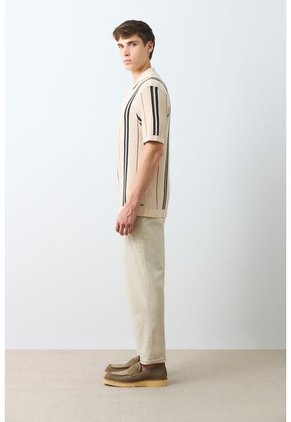 Polo Manga Corta Tejida Para Hombre Espectral Polo Manga Corta Tejida Para Hombre Espectral Crema XXL VÉLEZ