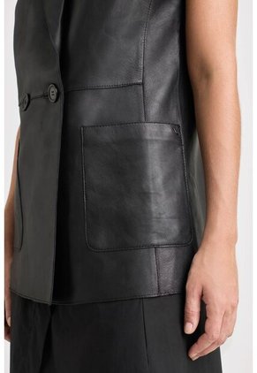 Chaleco Sol De Cuero Ovino Para Mujer Fit Recto Chaleco Sol De Cuero Ovino Para Mujer Fit Recto Negro XL VÉLEZ