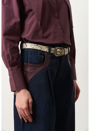 Jean Barrel En Denim Y Cuero Para Mujer Jean Barrel En Denim Y Cuero Para Mujer Vinotinto 12 VÉLEZ