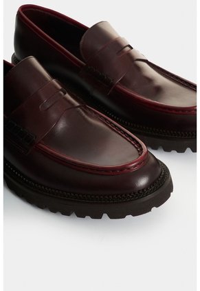 Mocasines En Cuero Para Hombre Tikal Mocasines En Cuero Para Hombre Tikal Vinotinto 38 VÉLEZ