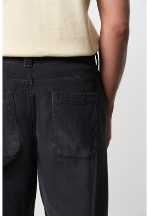 Pantalón Semi Holgado Para Hombre Ivy Pantalón Semi Holgado Para Hombre Ivy Gris Pistola 38 VÉLEZ