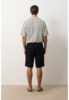 Bermuda En Lino Para Hombre Alma Bermuda En Lino Para Hombre Alma Negro 34 VÉLEZ