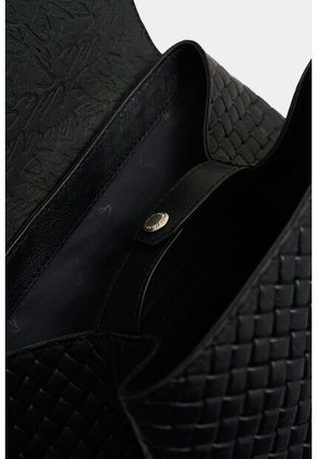 Morral De Cuero Grabado Para Mujer Ivory Morral De Cuero Grabado Para Mujer Ivory Negro VÉLEZ