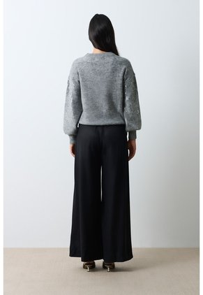 Sweater Tejido Oversized Para Mujer Nácar Sweater Tejido Oversized Para Mujer Nácar Gris S VÉLEZ