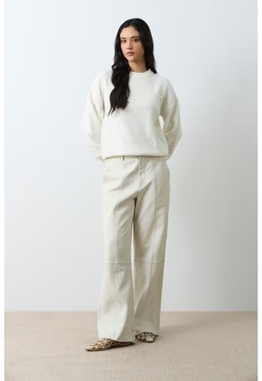 Sweater Tejido Oversized Para Mujer Nácar Sweater Tejido Oversized Para Mujer Nácar Crema L VÉLEZ