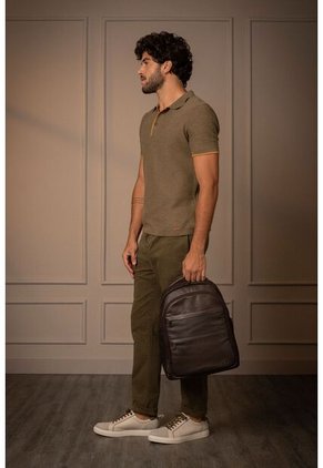 Morral Water Resistant De Cuero Liso Para Hombre Multifuncional Cafe Morral Water Resistant De Cuero Liso Para Hombre Multifuncional Cafe Vélez