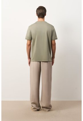 Camiseta Micropima Arizona Para Hombre Semi Ajustada Camiseta Micropima Arizona Para Hombre Semi Ajustada Verde M VÉLEZ