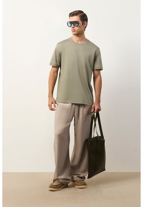 Camiseta Micropima Arizona Para Hombre Semi Ajustada Camiseta Micropima Arizona Para Hombre Semi Ajustada Verde M VÉLEZ