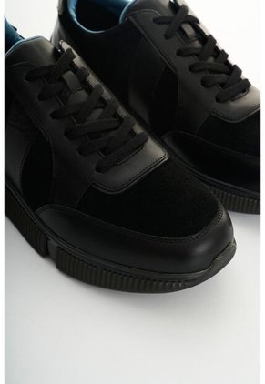 Tenis En Cuero Para Hombre Halo 2 Tenis En Cuero Para Hombre Halo 2 Negro 45 VÉLEZ