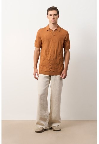 Polo Manga Corta Tejida Para Hombre Xinca Polo Manga Corta Tejida Para Hombre Xinca Miel XS VÉLEZ Vélez