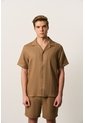 Camisa Manga Corta En Lino Para Hombre Málaga Camisa Manga Corta En Lino Para Hombre Málaga Tabaco L VÉLEZ de Vélez