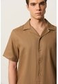 Camisa Manga Corta En Lino Para Hombre Málaga Camisa Manga Corta En Lino Para Hombre Málaga Tabaco L VÉLEZ de Vélez
