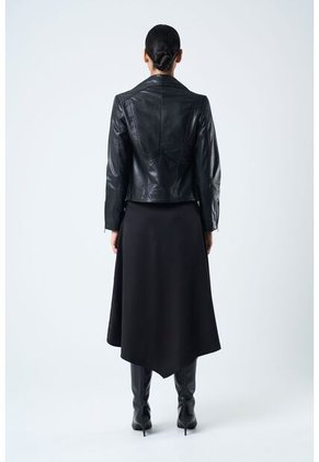 Chaqueta Silueta Tipo Biker De Cuero Para Mujer Cremalleras Chaqueta Silueta Tipo Biker De Cuero Para Mujer Cremalleras Negro L VÉLEZ