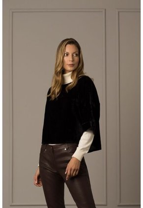 Camisa Uva En Velvet Para Mujer Brillo Sutil Camisa Uva En Velvet Para Mujer Brillo Sutil Negro S Vélez