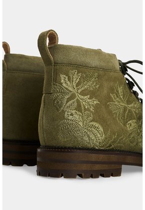 Botas En Carnaza Bordada Para Hombre Nacar Botas En Carnaza Bordada Para Hombre Nacar Verde Oliva 39 VÉLEZ