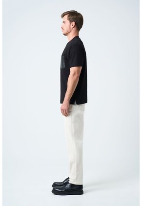 Pantalón Calluna Confort Para Hombre Semi Fitted Pantalón Calluna Confort Para Hombre Semi Fitted Crema 38 VÉLEZ