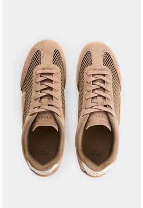 Tenis Aria En Gamuza Y Malla Para Mujer Tenis Aria En Gamuza Y Malla Para Mujer Tabaco 36 VÉLEZ