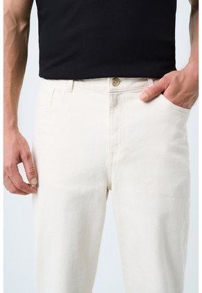 Pantalón Calluna Confort Para Hombre Semi Fitted Pantalón Calluna Confort Para Hombre Semi Fitted Crema 38 VÉLEZ