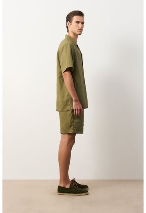 Camisa Manga Corta En Lino Para Hombre Málaga Camisa Manga Corta En Lino Para Hombre Málaga Verde Oliva XL VÉLEZ