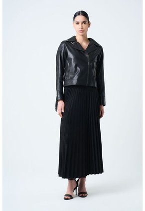 Chaqueta Lyra De Cuero Para Mujer Biker Flecos Chaqueta Lyra De Cuero Para Mujer Biker Flecos Negro L VÉLEZ