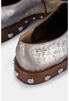 Zapatos Cordón Oxford De Cuero Folia Para Mujer Detalle De Taches Zapatos Cordón Oxford De Cuero Folia Para Mujer Detalle De Taches Gris Pistola 39 Vélez