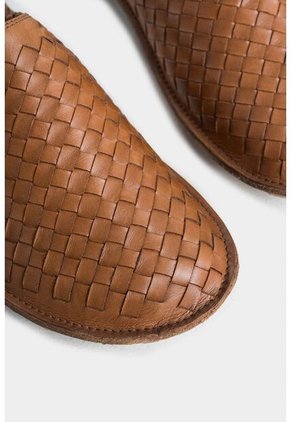 Slipper Tejido En Cuero Para Hombre Confort Slipper Tejido En Cuero Para Hombre Confort Miel 46 VÉLEZ