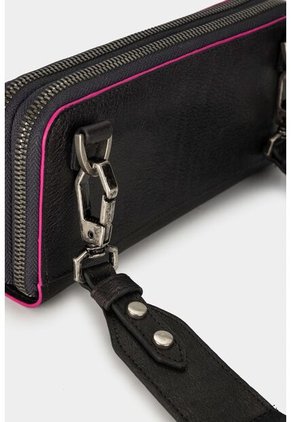 Billetera Porta Chequera Singapur De Cuero Para Mujer Con Reata Billetera Porta Chequera Singapur De Cuero Para Mujer Con Reata Negro Vélez