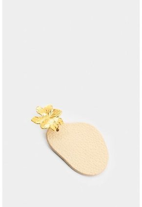 Arete Flor Metalizada De Cuero Para Mujer Lumia Arete Flor Metalizada De Cuero Para Mujer Lumia Dorado VÉLEZ