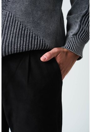 Pantalón Chino Cue De Gamuza River Para Hombre Silueta Holgada Pantalón Chino Cue De Gamuza River Para Hombre Silueta Holgada Negro 36 VÉLEZ