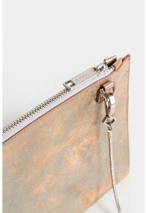 Cosmetiquera Delfos De Cuero Tipo Folia Para Mujer Brillo Natural Cosmetiquera Delfos De Cuero Tipo Folia Para Mujer Brillo Natural Plata Vélez