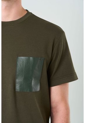 Camiseta En Algodón Para Hombre Bolsillo Cuero Camiseta En Algodón Para Hombre Bolsillo Cuero Verde Oliva M VÉLEZ