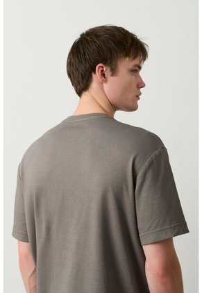 Camiseta Manga Corta Lerici Para Hombre Semi Fitted Camiseta Manga Corta Lerici Para Hombre Semi Fitted Gris Pistola L VÉLEZ