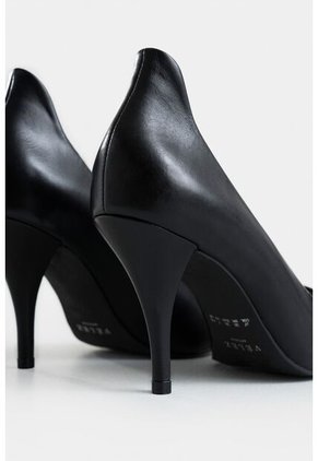 Tacones Cerrados Iris De Cuero Para Mujer Puntera Metálica Tacones Cerrados Iris De Cuero Para Mujer Puntera Metálica Negro 41 Vélez