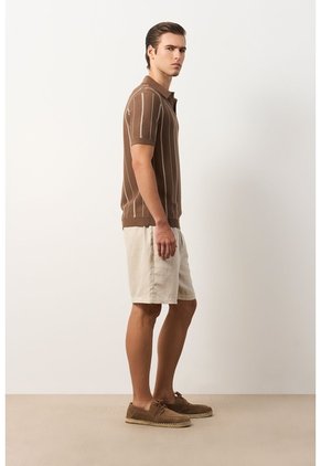 Polo Manga Corta Tejida Para Hombre Kiri Polo Manga Corta Tejida Para Hombre Kiri Tabaco L VÉLEZ