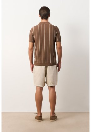 Polo Manga Corta Tejida Para Hombre Kiri Polo Manga Corta Tejida Para Hombre Kiri Tabaco L VÉLEZ