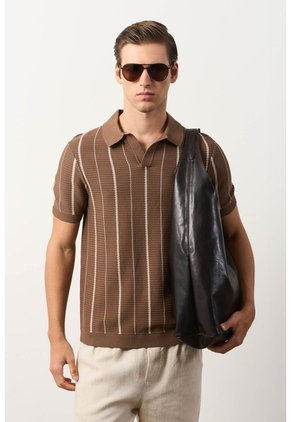 Polo Manga Corta Tejida Para Hombre Kiri Polo Manga Corta Tejida Para Hombre Kiri Tabaco L VÉLEZ